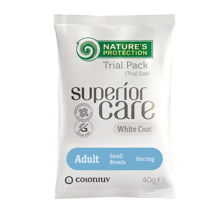 Nature's Protection, Superior Care Futterprobe - Getreidefreies Trockenfutter mit Hering für ausgewachsene Hunde kleiner Rassen, weißes Fell