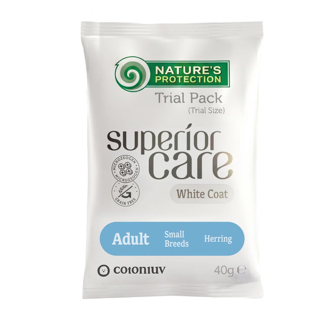 Nature's Protection, Superior Care Futterprobe - Getreidefreies Trockenfutter mit Hering für ausgewachsene Hunde kleiner Rassen, weißes Fell
