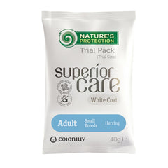 Nature's Protection, Superior Care Futterprobe - Getreidefreies Trockenfutter mit Hering für ausgewachsene Hunde kleiner Rassen, weißes Fell
