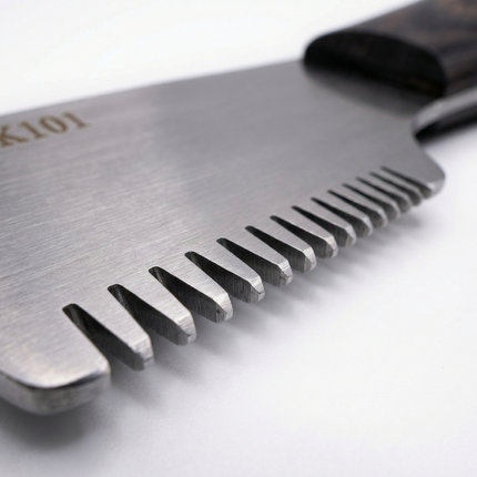 Tauro Pro Line Stripping-Messer - Mittlere Zahnung, Holzgriff, 16 cm