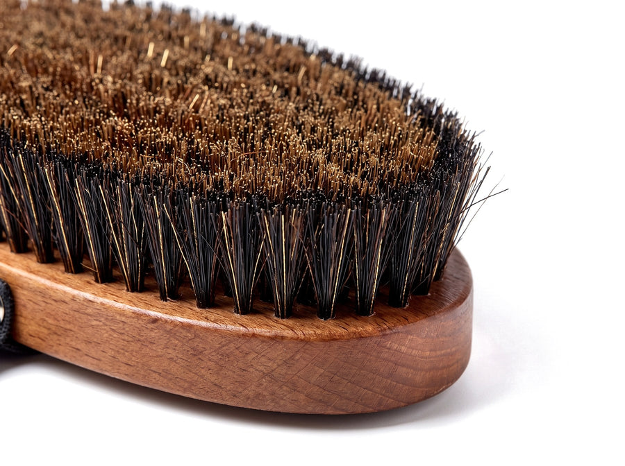 Massagebürste mit Rosshaar und feinen Metalldrähten