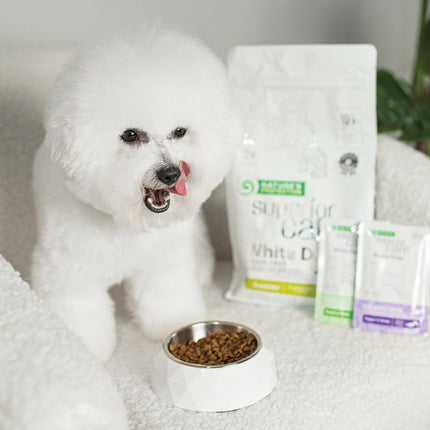 Nature's Protection Superior Care - Nassfutter, Ergänzungsfutter mit Thunfisch und Wolfsbarsch für Erwachsene Hunde, Weißes Fell, Alle Rassen, 70 g